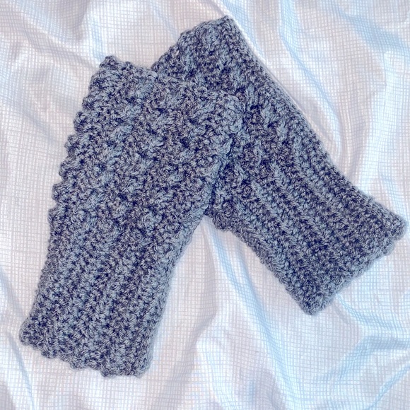 Fingerless Gloves - Picture 3 of 4